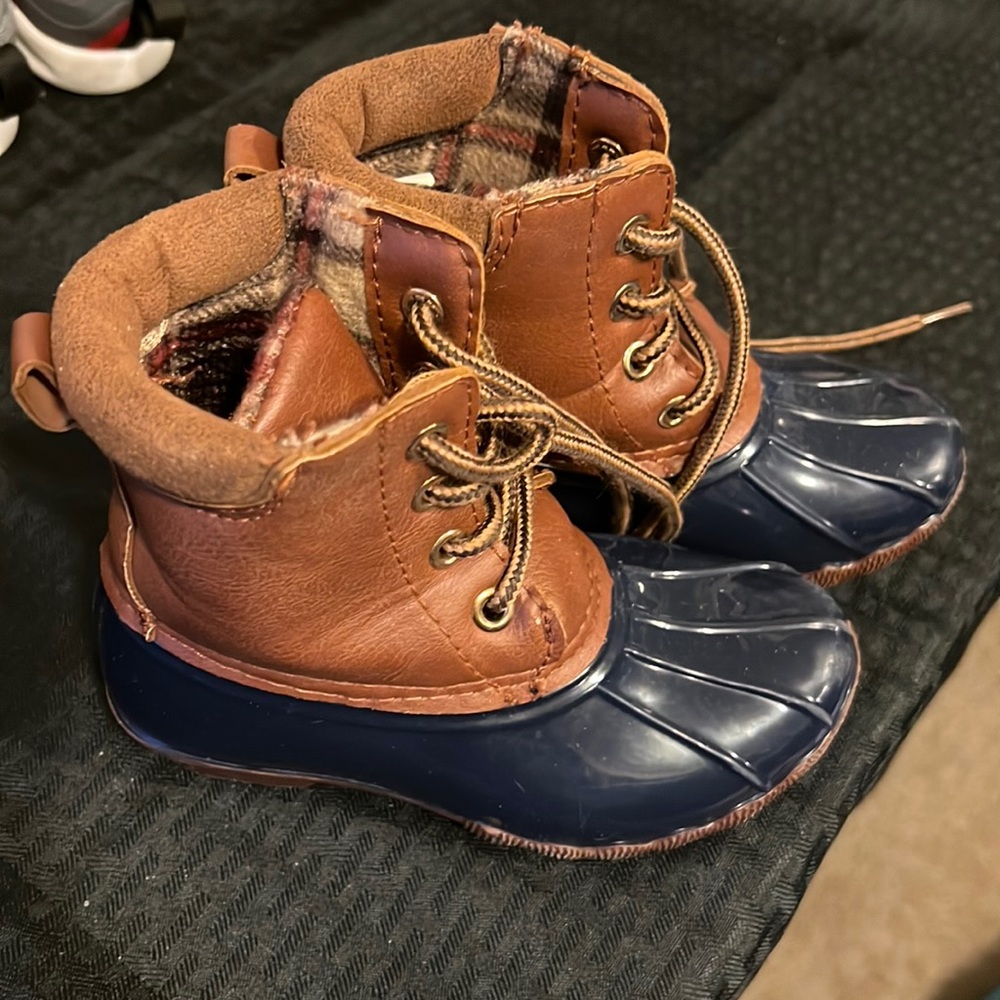 Boys boots